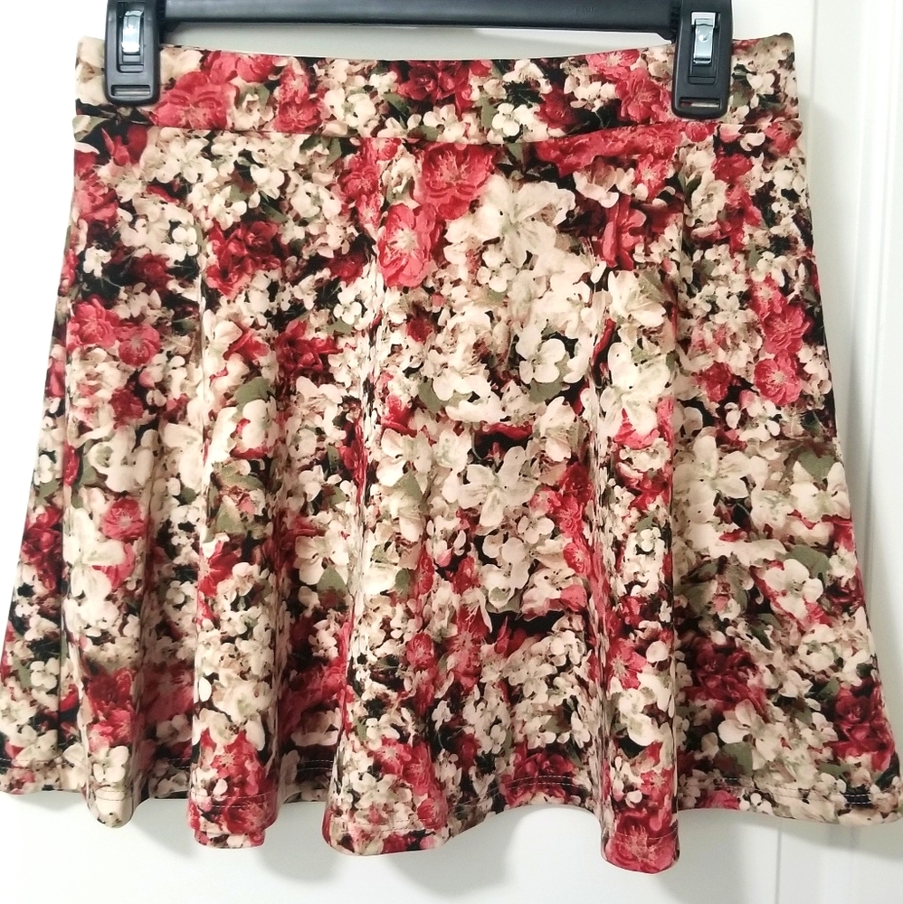 2/$30 Phanuel Floral Skater Mini Skirt
